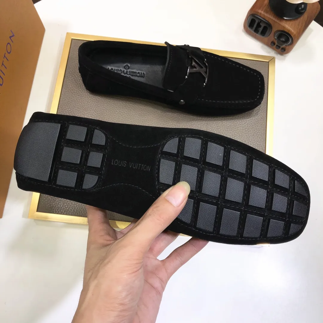 Men's men's shoes 💰420💰 [LV Doudou shoes] (water-dyed cowhide lining) new model is on the market, available on the official website. The new Doudou shoes are processed into single-color materials, and the uppers are made of imported cowhide material. The body of the shoe is fully hemmed with mark thread, and is lined with imported original cowhide leather. The elegant shoe shape is super suitable for all-matching, and the size is 38-44.